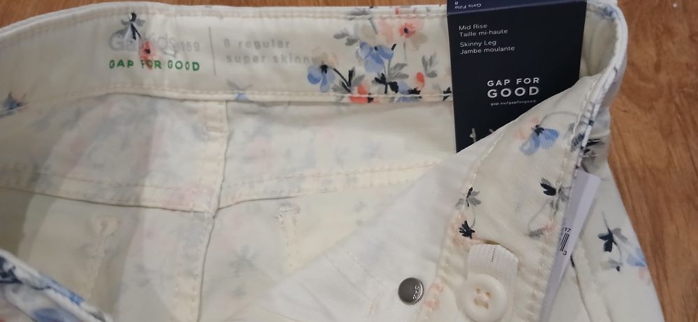 Нови Панталони GAP 8-9г, 132-137см