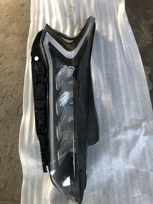 Фонарь передний правый