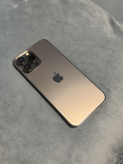 Vand iphone 13 pro max 256gb impecabil
