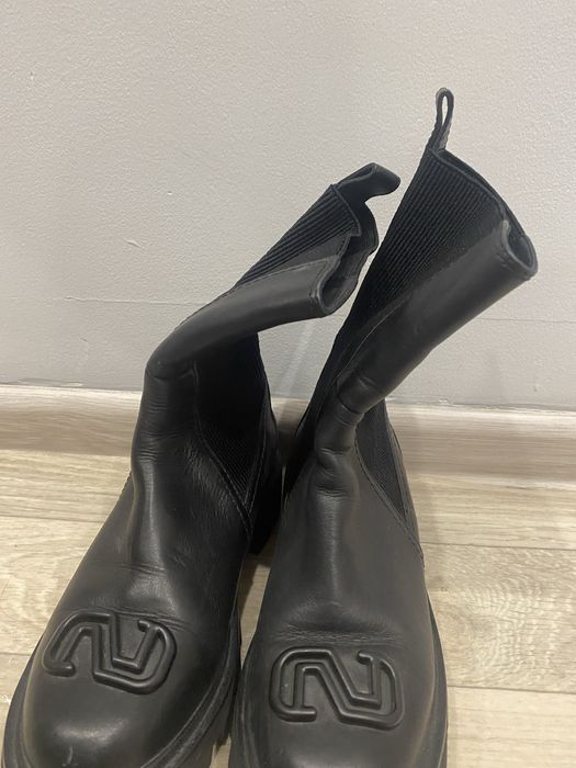 Продам женские туфли