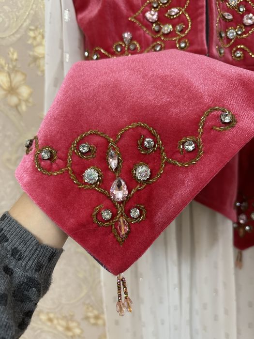 Кажекей и платье