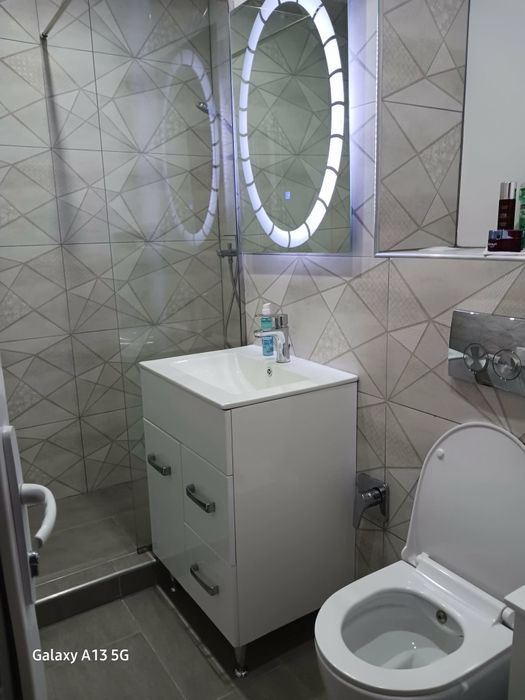 Vând apartament cu doua camere Vitrometan strada Alba Iulia