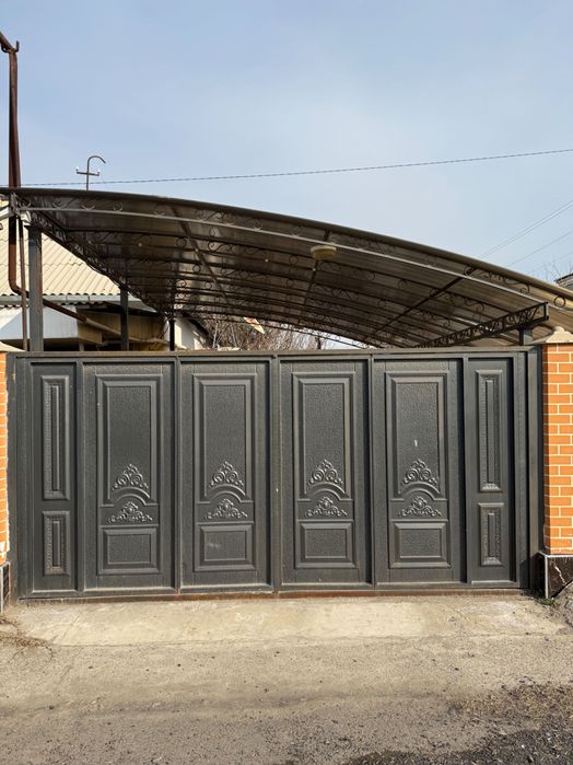 Shahar markazida fayzli hovli uy