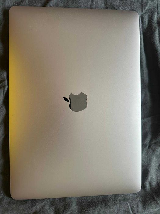 Laptop MacBook Air 2019 retina 13 inch i5  8GB Ram SSD Impecabil