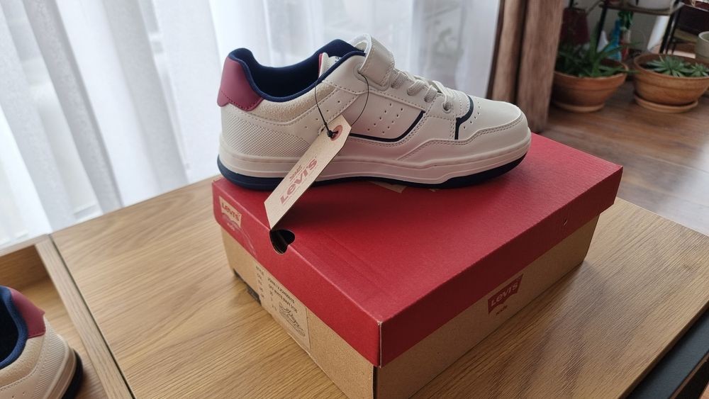 Adidasi Levi's Kids marimea 35