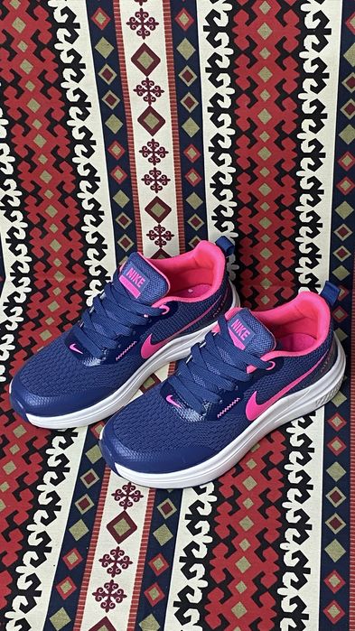 Женские кроссовки найк nike