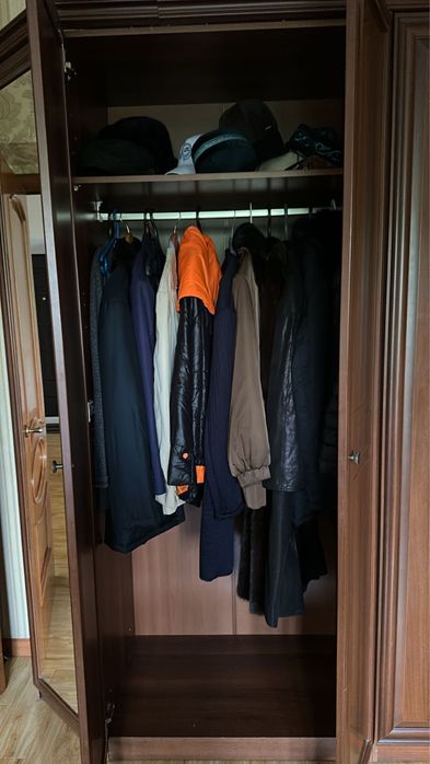 Продаем шкаф с комодом