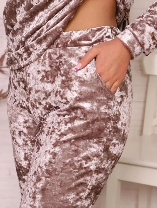 Велюровый костюм