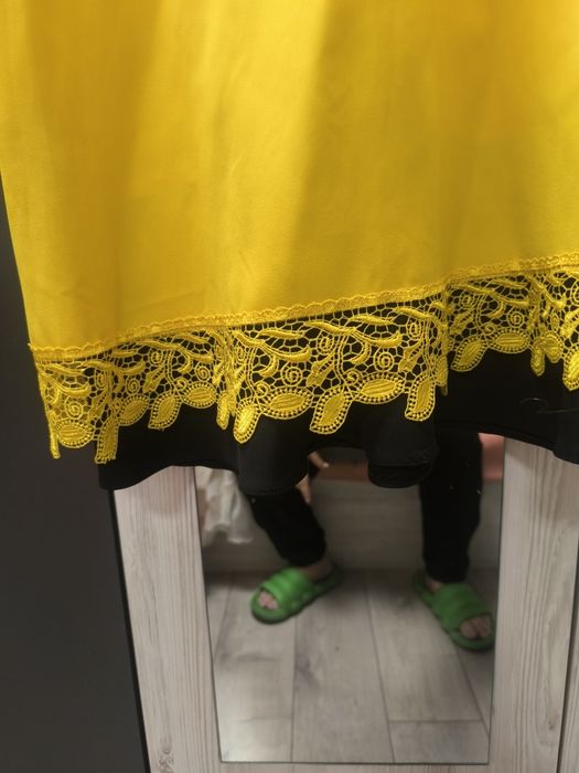 Рокля р-р 46 жълто и черно