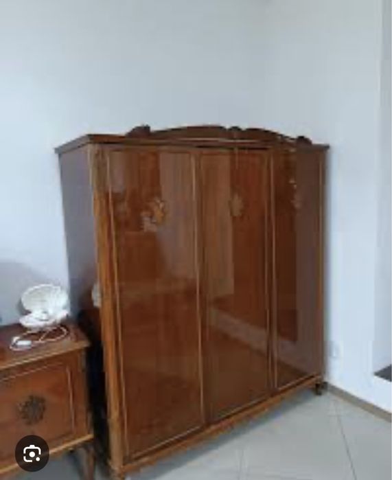 Продам спальный гарнитур