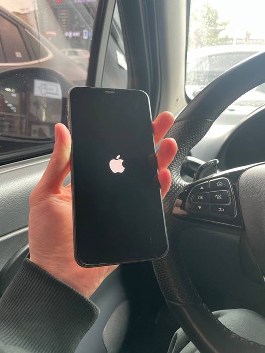 iPhone XS Max Gold aybi yo’q