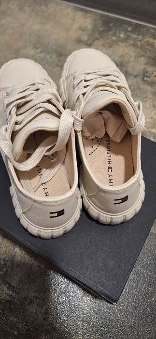 Детски Tommy Hilfiger 30номер