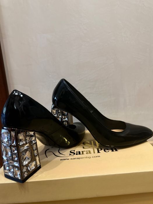 Sara Pen кожени обувки на ток