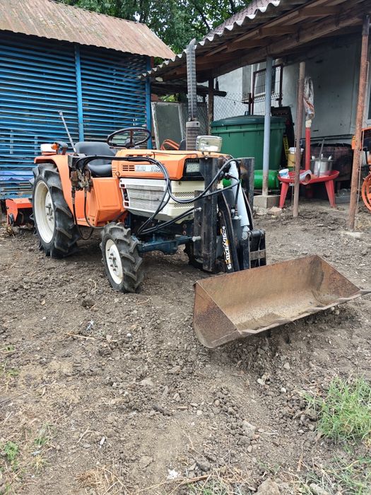 Vând tractor Kabota B1600