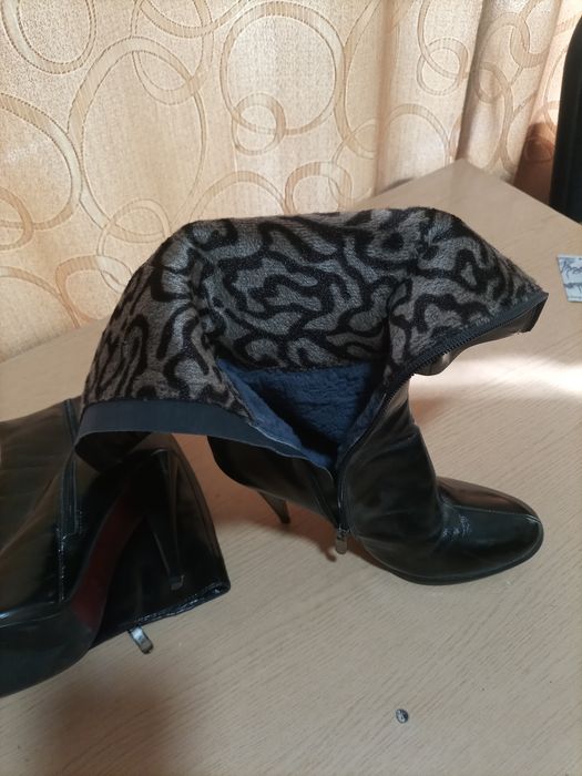 Продаются сапоги