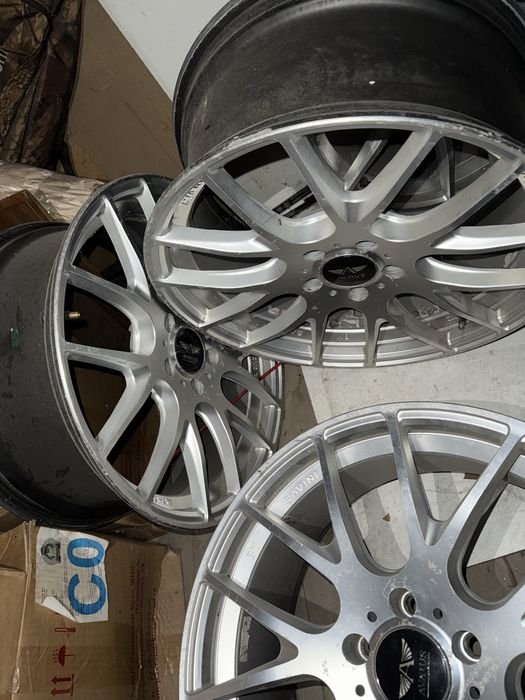 Продам диски с резиной R19