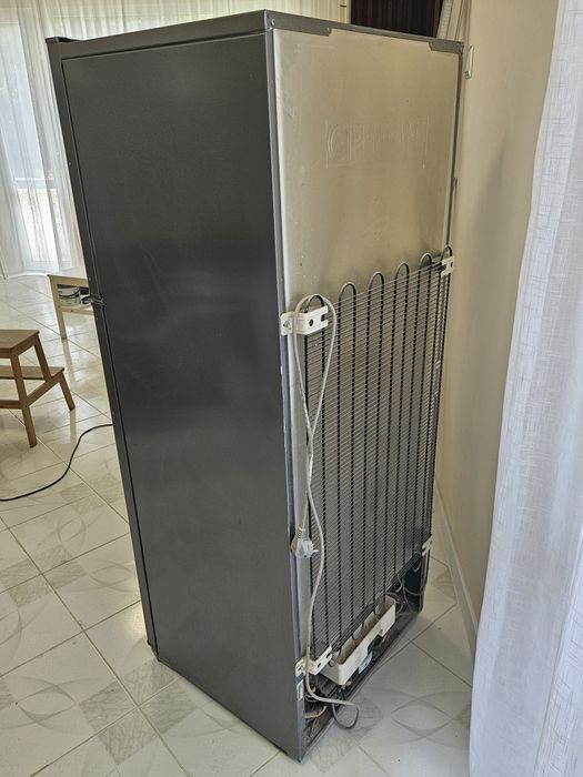 Хладилник BEKO h-150 см.