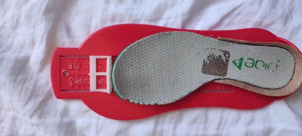 Боси обувки plae