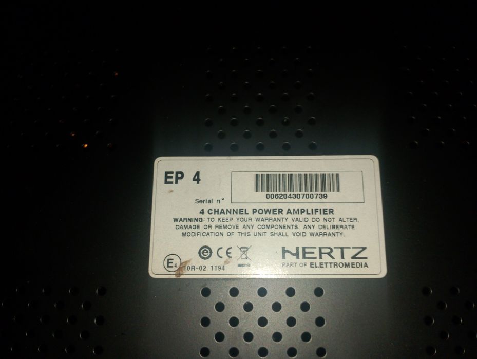 Продавам усилвател Hertz в перфектно състояние