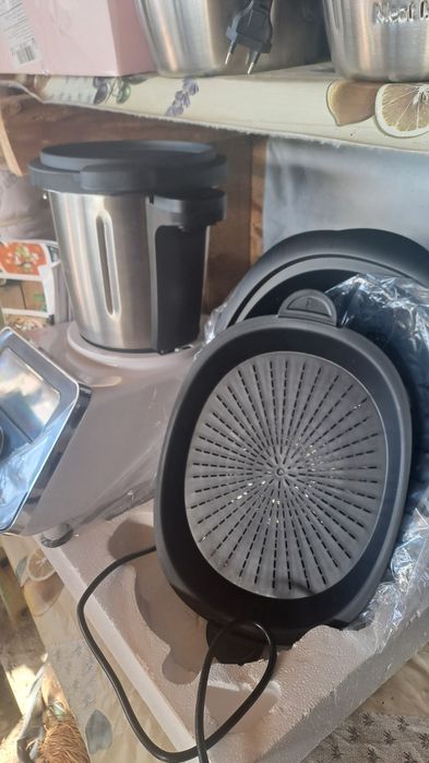 Robot de bucătărie multifuncțional