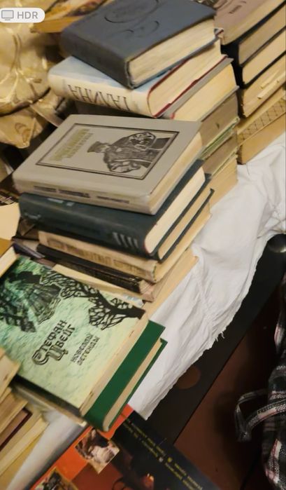 Очень много книг из личной библиотеки