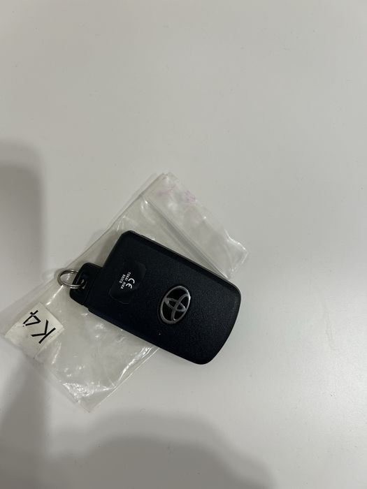 Ключ с чипом от камри 50