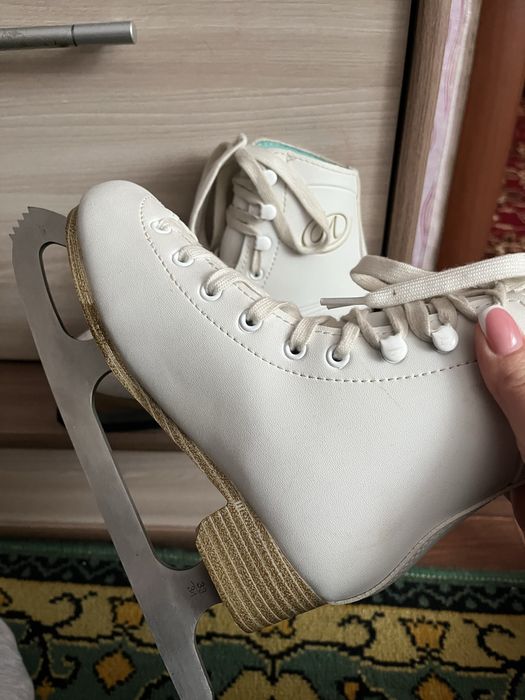 Продам коньки , состояние отличное