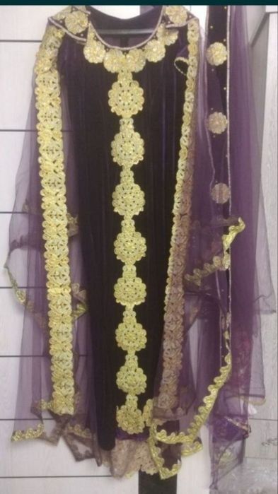 Срочна продаётся платье ансамбль.