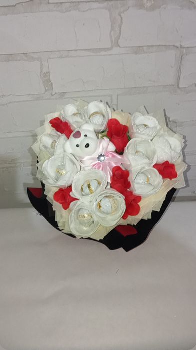 Цветы любимым. Сладкие букеты.