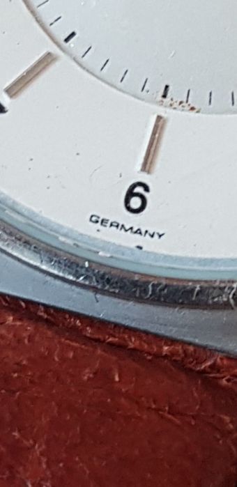 Часовник за китка Junghans Mega