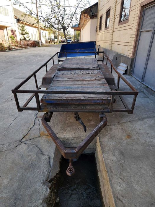 Mashina uchun uzun pritsep sotiladi