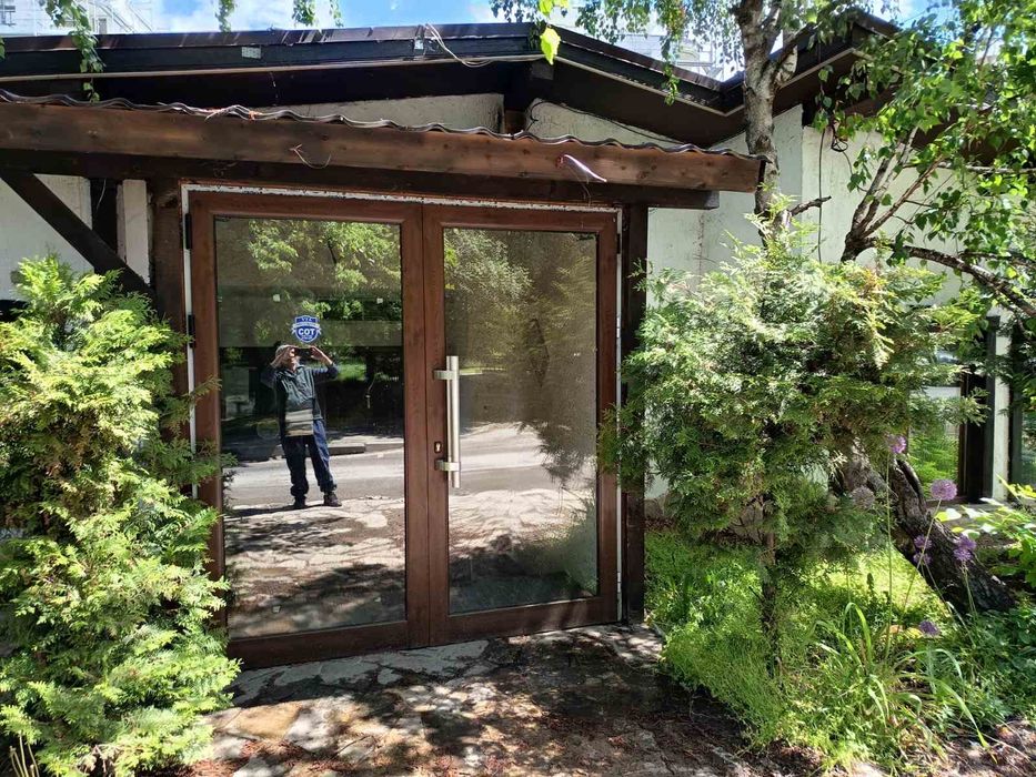 Дава се под наем Заведение в София, Студентски град - 640 кв.м за 3999 € - Снимка #1