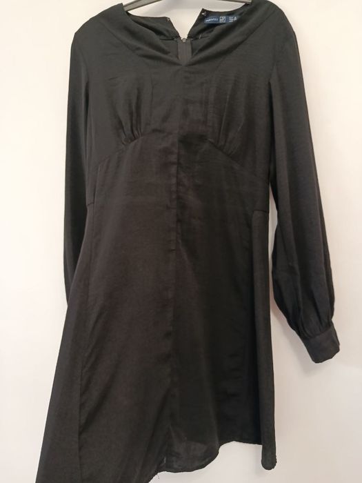 Продаются женские платья. Чистые.