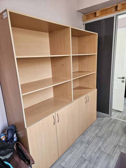 Продам  шкаф большой