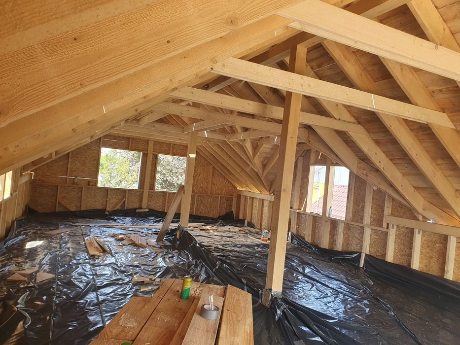 Reparatii acoperisuri montaj acoperis tigla metalica jgheaburi burlane