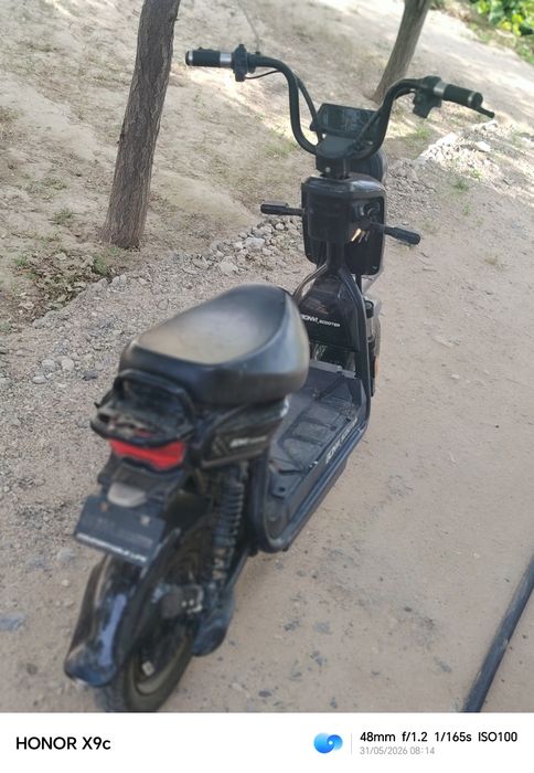 Skuter sotiladi xolati Zor tezlik 45 dastafka uchunxam yaxshi
