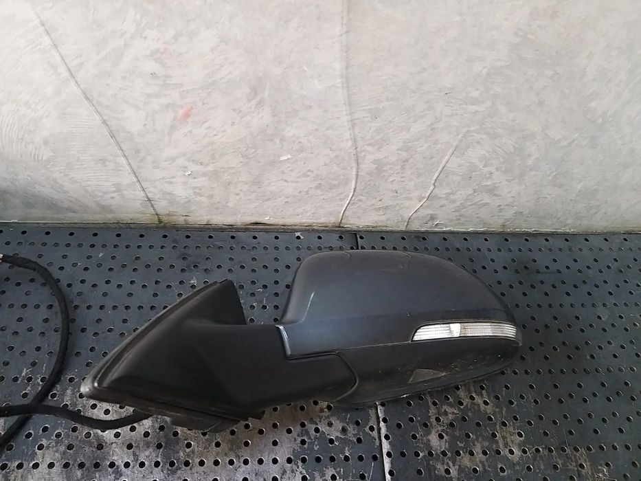 Oglinda electrica stanga skoda superb 2 3t facelift pentru piese 3t0857933