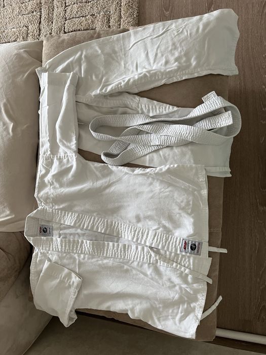 Продается кимано в хорошем состояние