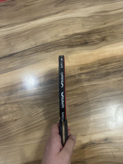 теннисная ракетка с шипами