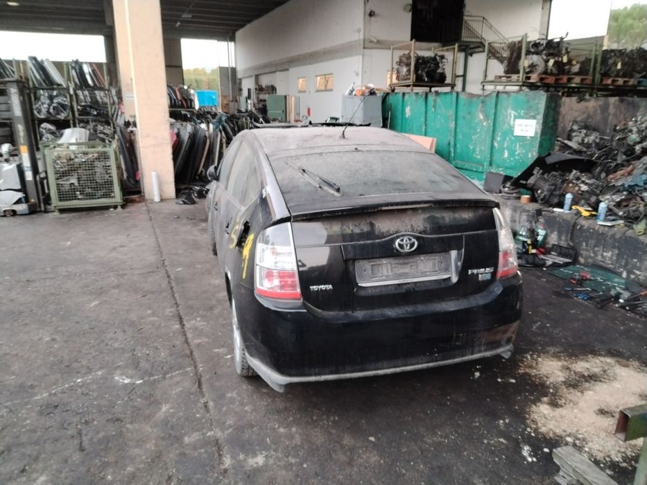 Тойота Приус/Toyota Prius 1.5 i HYBRID