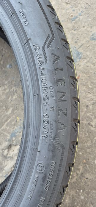 4 anvelope vara runflat Bridgestone,fata 245/40/21,spate 275/35/21.Pret/bucata.