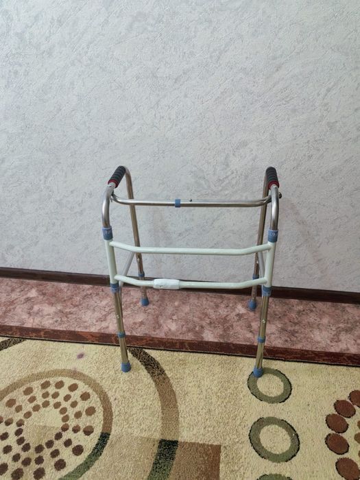 Продам ходунки для взрослых