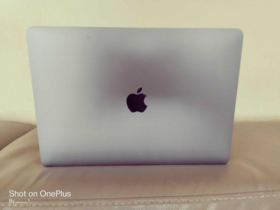 Mcbook pro 13.3 inch m2 chip 2022 с touch bar