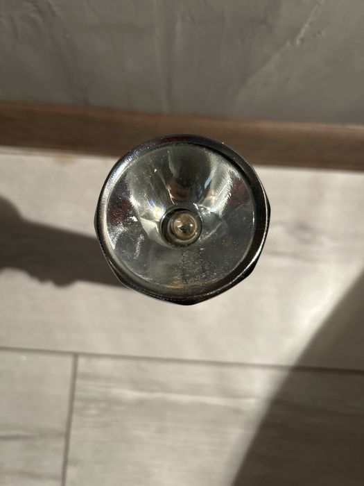 Фонарик ручной серебряный