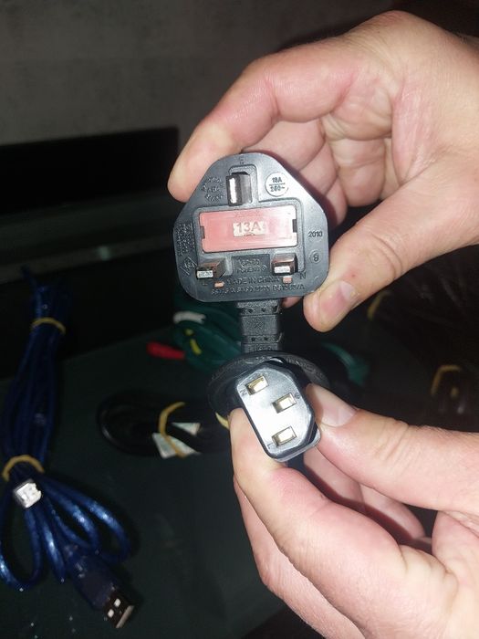 Шнуры для компьютер