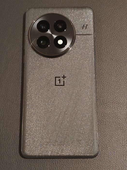 OnePlus 13  - 16GB RAN/512GB ROM