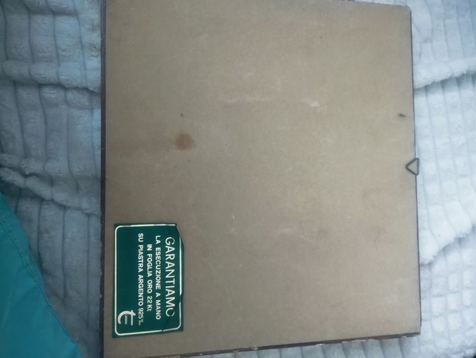 Vând 2 tablouri unul este placat cu aur și unul cu argint