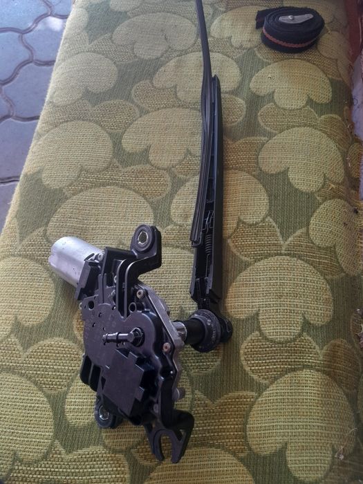 Vând motoras ștergător golf 6