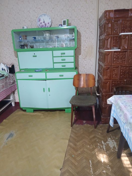 Casa zona centrala,din caramida, libera,toate utilitatile,singur in curte.De vanzare casa zona centrala,toate utilitatile,singur in curte.