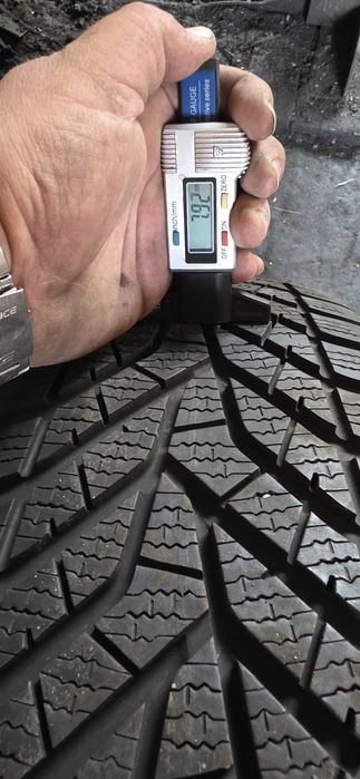 Гуми 4бр 215/60/16 - 1бр  - 149лв